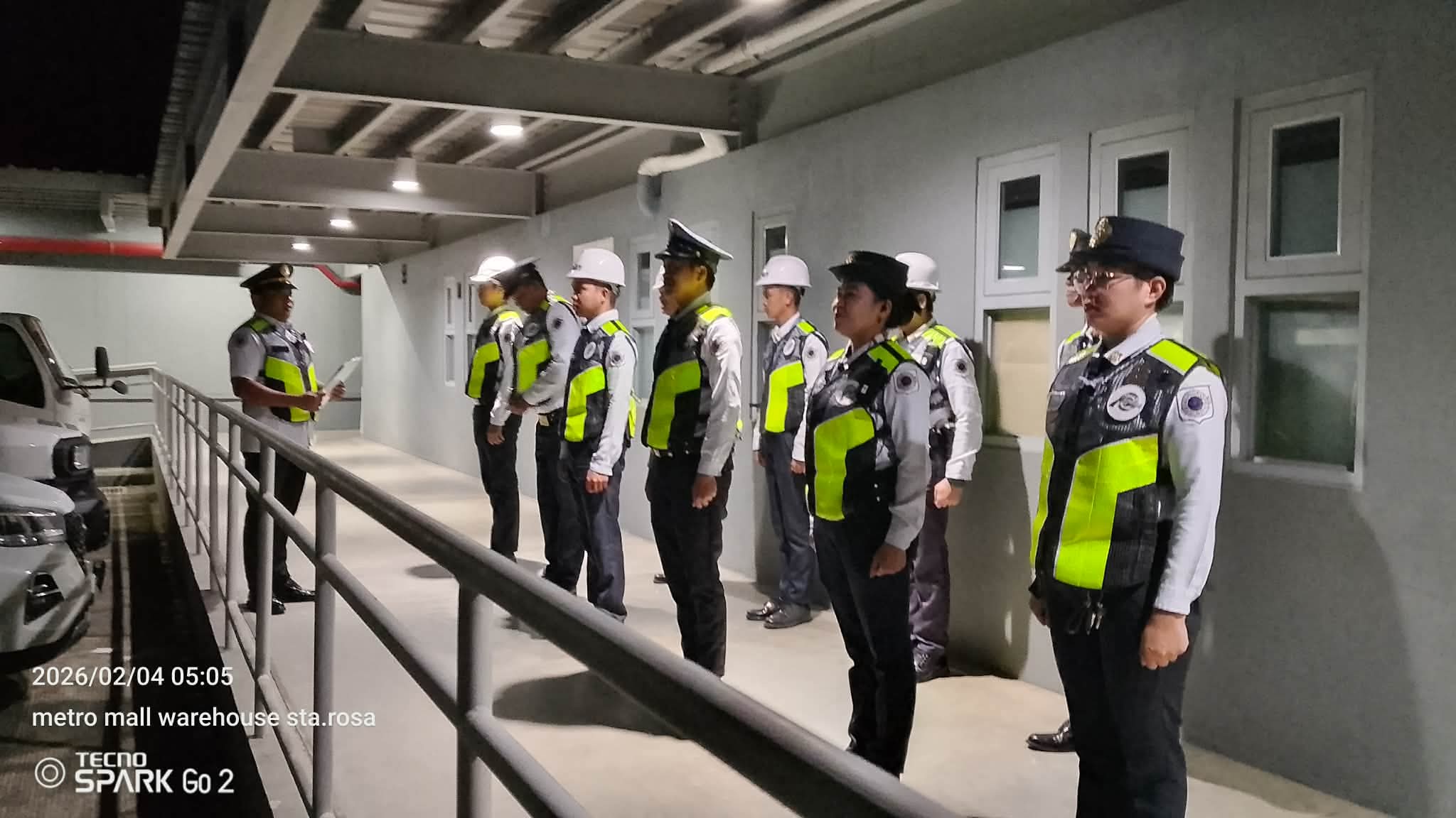 Night shift briefing at Metro mall warehouse in Santa Rosa